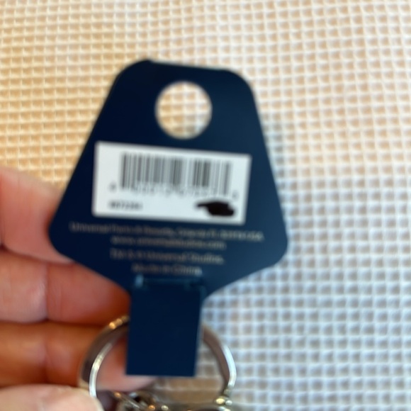 Universal Studios Thing 2 keychain - Picture 5 of 8